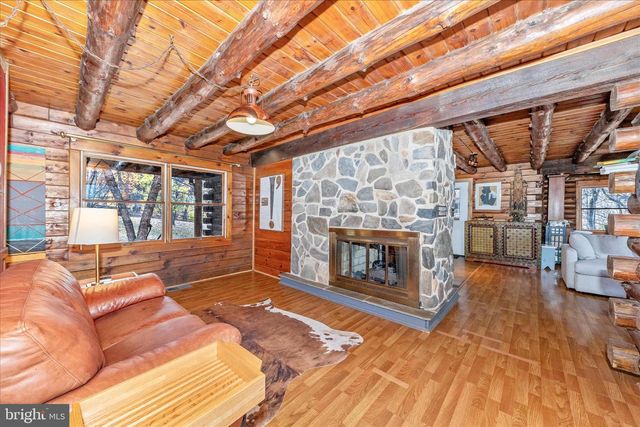 1402 HOFFMASTER RD, Knoxville, MD 21758