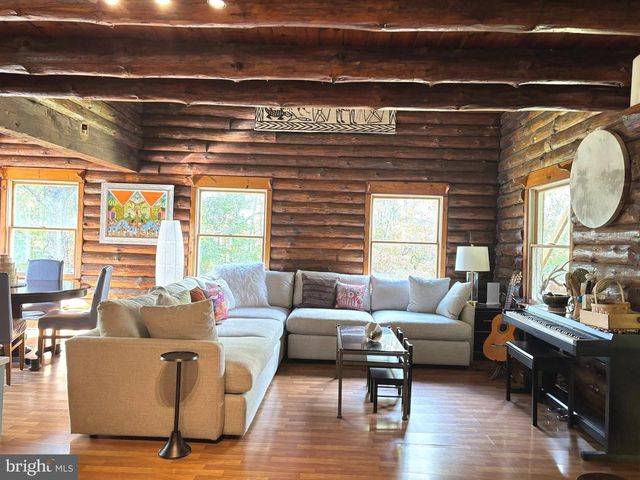 1402 HOFFMASTER RD, Knoxville, MD 21758