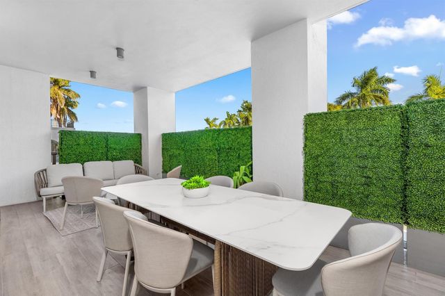 495 E Royal Palm Road 201, Boca Raton, FL 33432