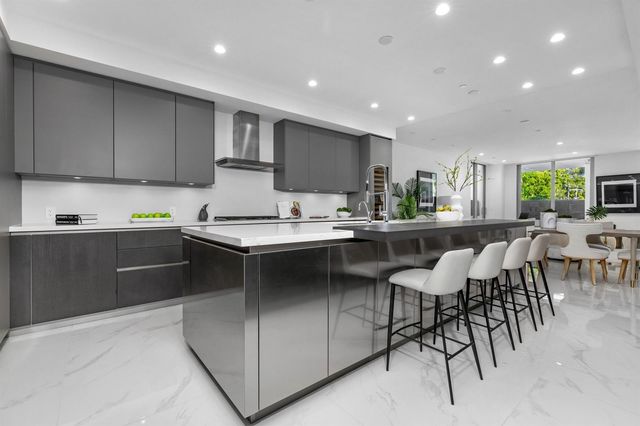 495 E Royal Palm Road 201, Boca Raton, FL 33432