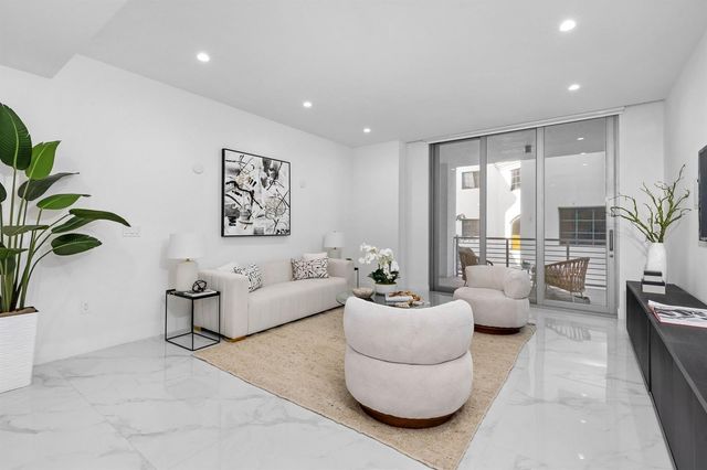 495 E Royal Palm Road 201, Boca Raton, FL 33432