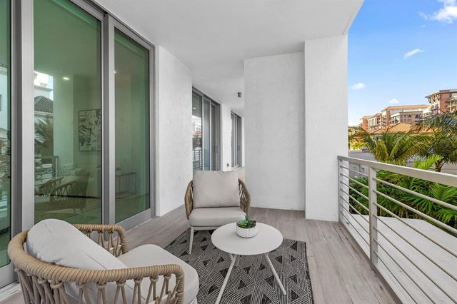 495 E Royal Palm Road 201, Boca Raton, FL 33432