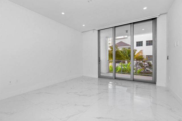 495 E Royal Palm Road 201, Boca Raton, FL 33432