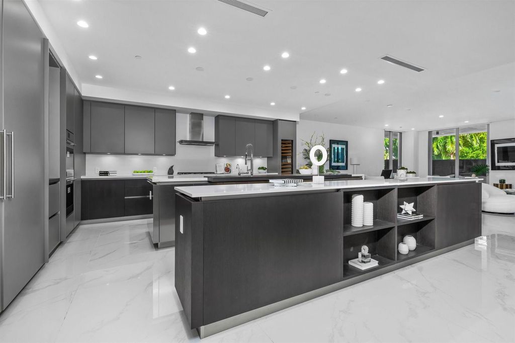495 E Royal Palm Road 201, Boca Raton, FL 33432