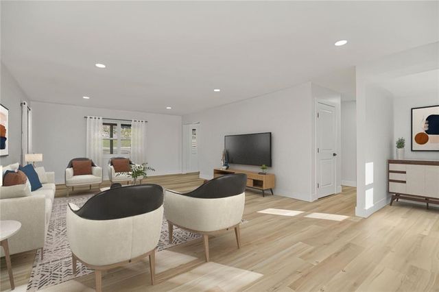 2729 Stratford Road, Lawrence, KS 66049