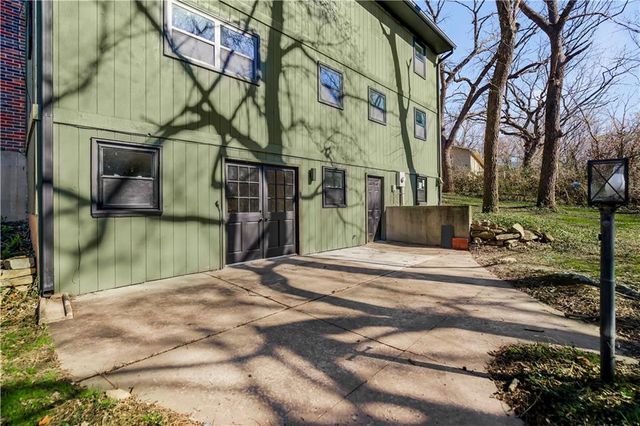 2729 Stratford Road, Lawrence, KS 66049