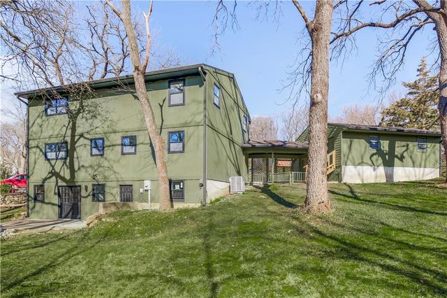 2729 Stratford Road, Lawrence, KS 66049