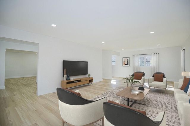 2729 Stratford Road, Lawrence, KS 66049