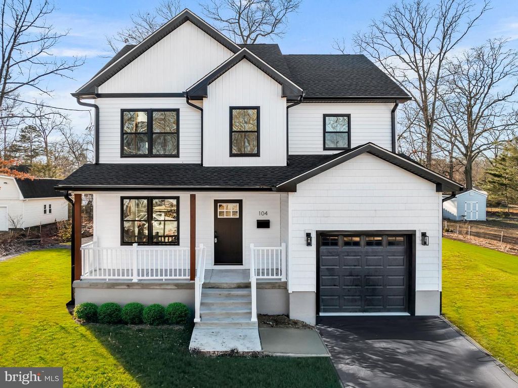 104 E CLEARVIEW AVE, Pine Hill, NJ 08021