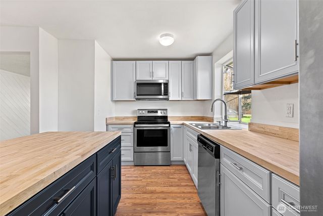 7902 48th Street E, Fife, WA 98424