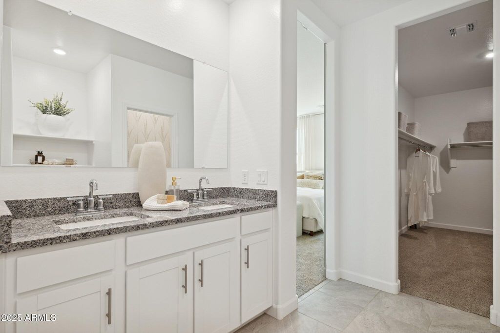 Image 15 of property listing at 8473 W GEHRIG Way, Florence, AZ 85132