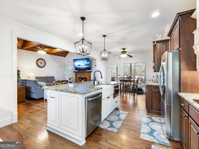 8629 Drake Drive, Lula, GA 30554