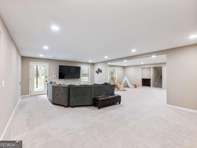 8629 Drake Drive, Lula, GA 30554