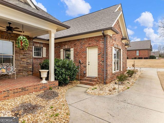 8629 Drake Drive, Lula, GA 30554