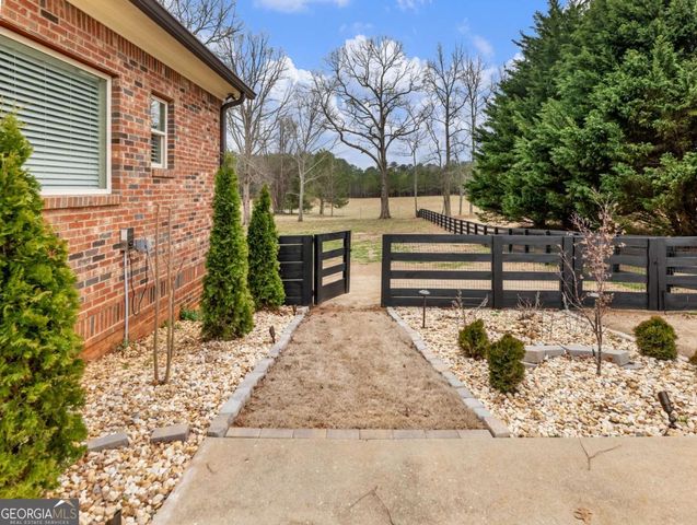 8629 Drake Drive, Lula, GA 30554