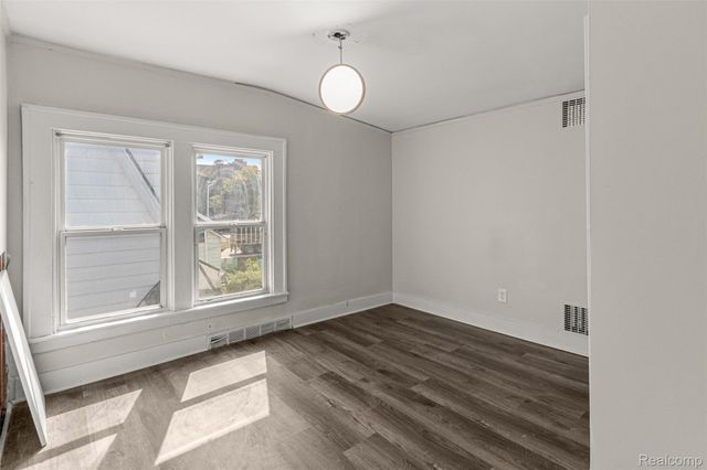 5637 Horger Street, Dearborn, MI 48126