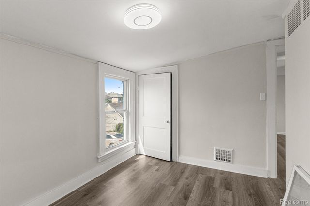 5637 Horger Street, Dearborn, MI 48126