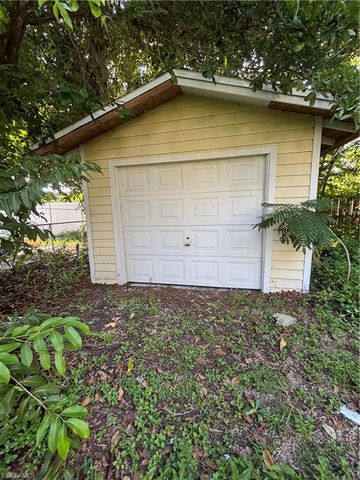 12430 McGregor BLVD, Fort Myers, FL 33919