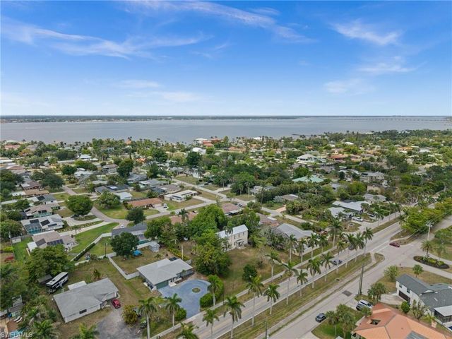 12430 McGregor BLVD, Fort Myers, FL 33919