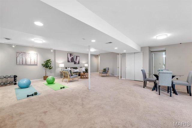 14543 Debbenham Lane, Chesterfield, MO 63017