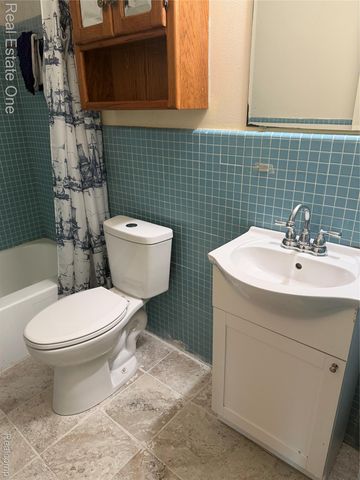 25835 LAHSER ROAD 5, Southfield, MI 48033