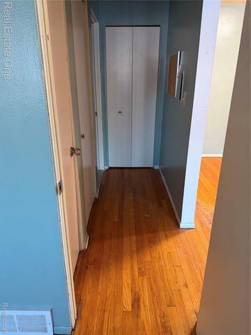 25835 LAHSER ROAD 5, Southfield, MI 48033