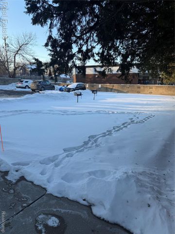 25835 LAHSER ROAD 5, Southfield, MI 48033