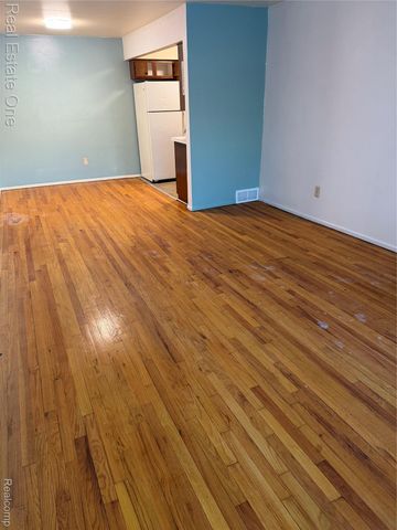 25835 LAHSER ROAD 5, Southfield, MI 48033