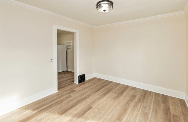 2811 Oxford Street, Des Moines, IA 50313