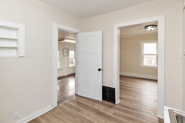 2811 Oxford Street, Des Moines, IA 50313