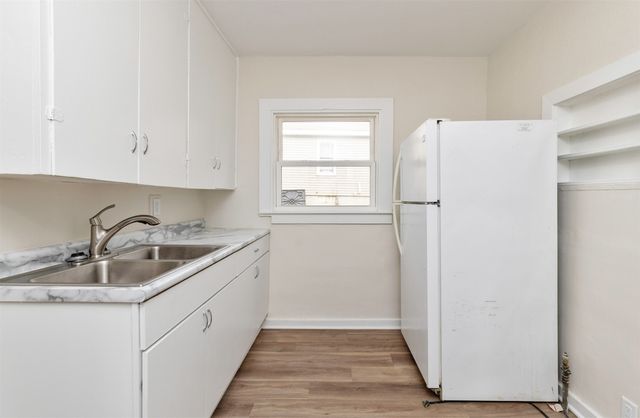 2811 Oxford Street, Des Moines, IA 50313