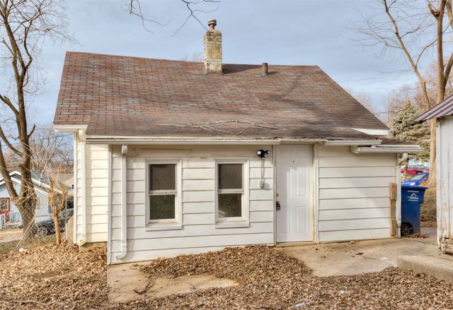 2811 Oxford Street, Des Moines, IA 50313