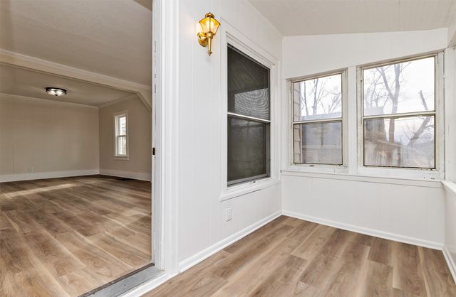 2811 Oxford Street, Des Moines, IA 50313