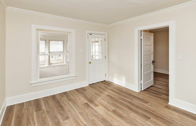 2811 Oxford Street, Des Moines, IA 50313