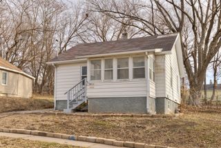 2811 Oxford Street, Des Moines, IA 50313