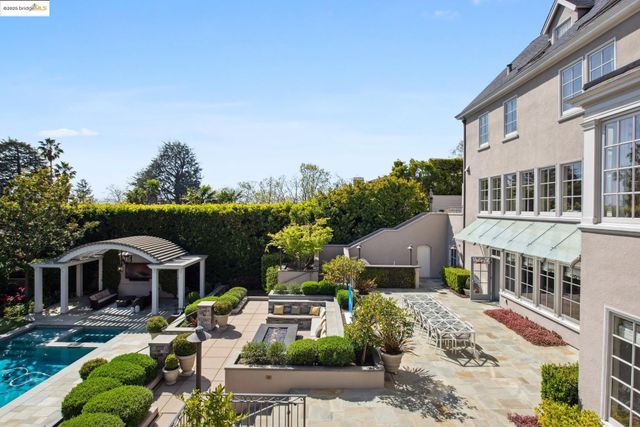 44 Farragut Ave, Piedmont, CA 94610