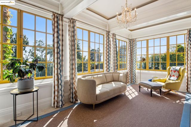 44 Farragut Ave, Piedmont, CA 94610