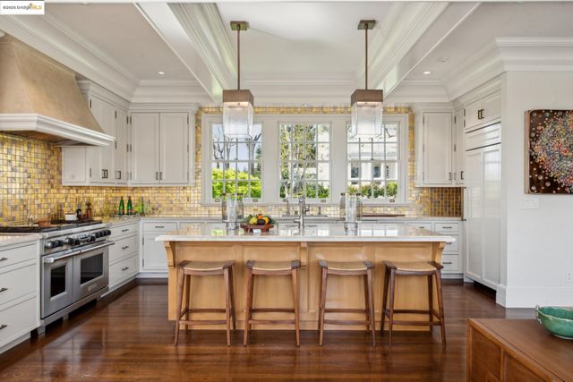 44 Farragut Ave, Piedmont, CA 94610