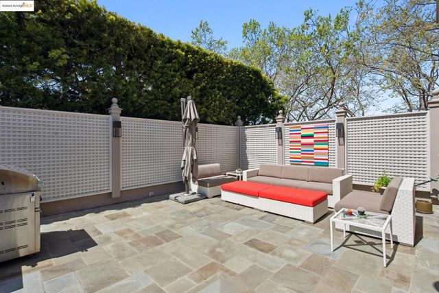 44 Farragut Ave, Piedmont, CA 94610