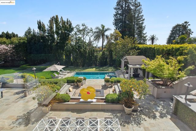 44 Farragut Ave, Piedmont, CA 94610