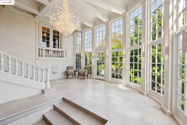 44 Farragut Ave, Piedmont, CA 94610