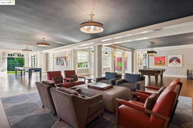 44 Farragut Ave, Piedmont, CA 94610