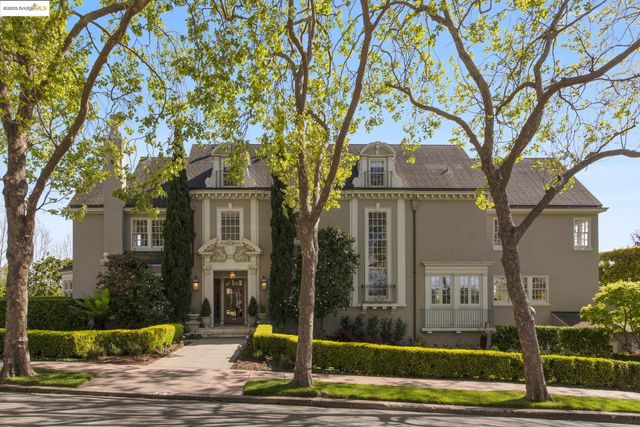 44 Farragut Ave, Piedmont, CA 94610