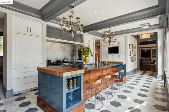 44 Farragut Ave, Piedmont, CA 94610