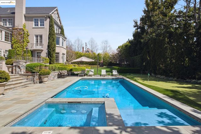 44 Farragut Ave, Piedmont, CA 94610