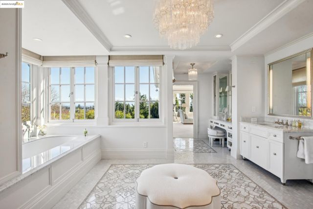 44 Farragut Ave, Piedmont, CA 94610