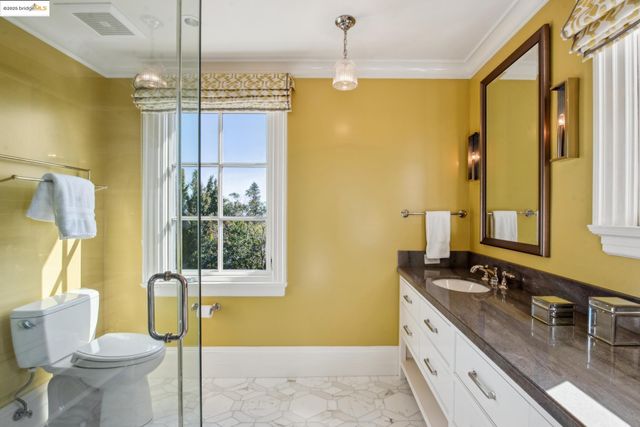 44 Farragut Ave, Piedmont, CA 94610