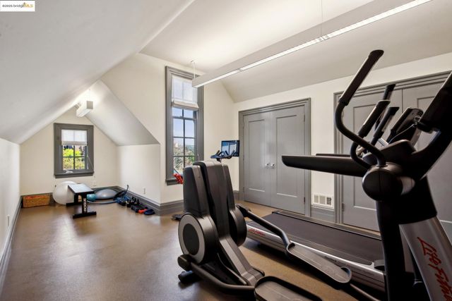 44 Farragut Ave, Piedmont, CA 94610