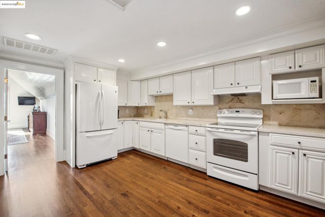 44 Farragut Ave, Piedmont, CA 94610