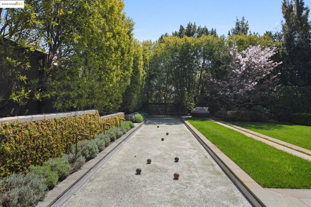 44 Farragut Ave, Piedmont, CA 94610